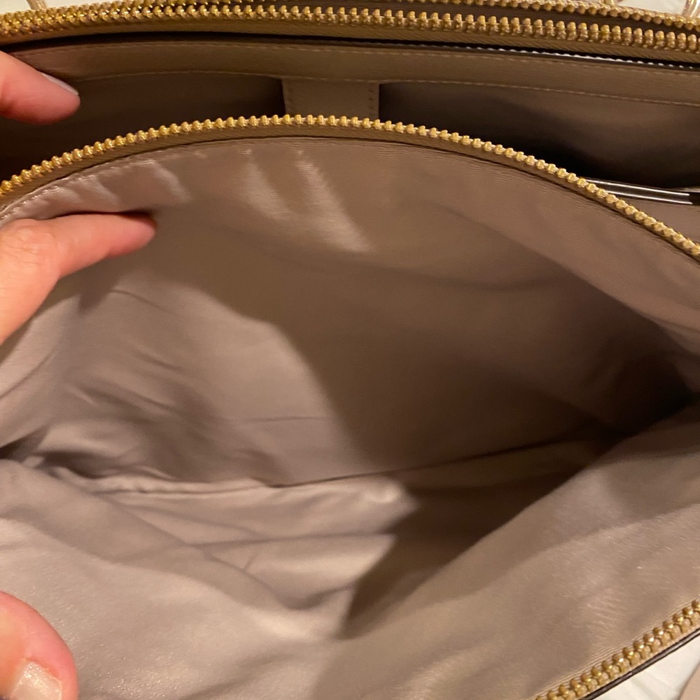 Coach Bag - Picture 3 of 10
